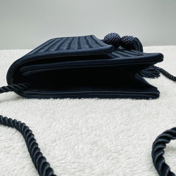 EUC Saks Fifth Avenue Clutch w/Strap, Dark Navy, Pocket, 7" L x 5" T x 2" Deep - Picture 11 of 13